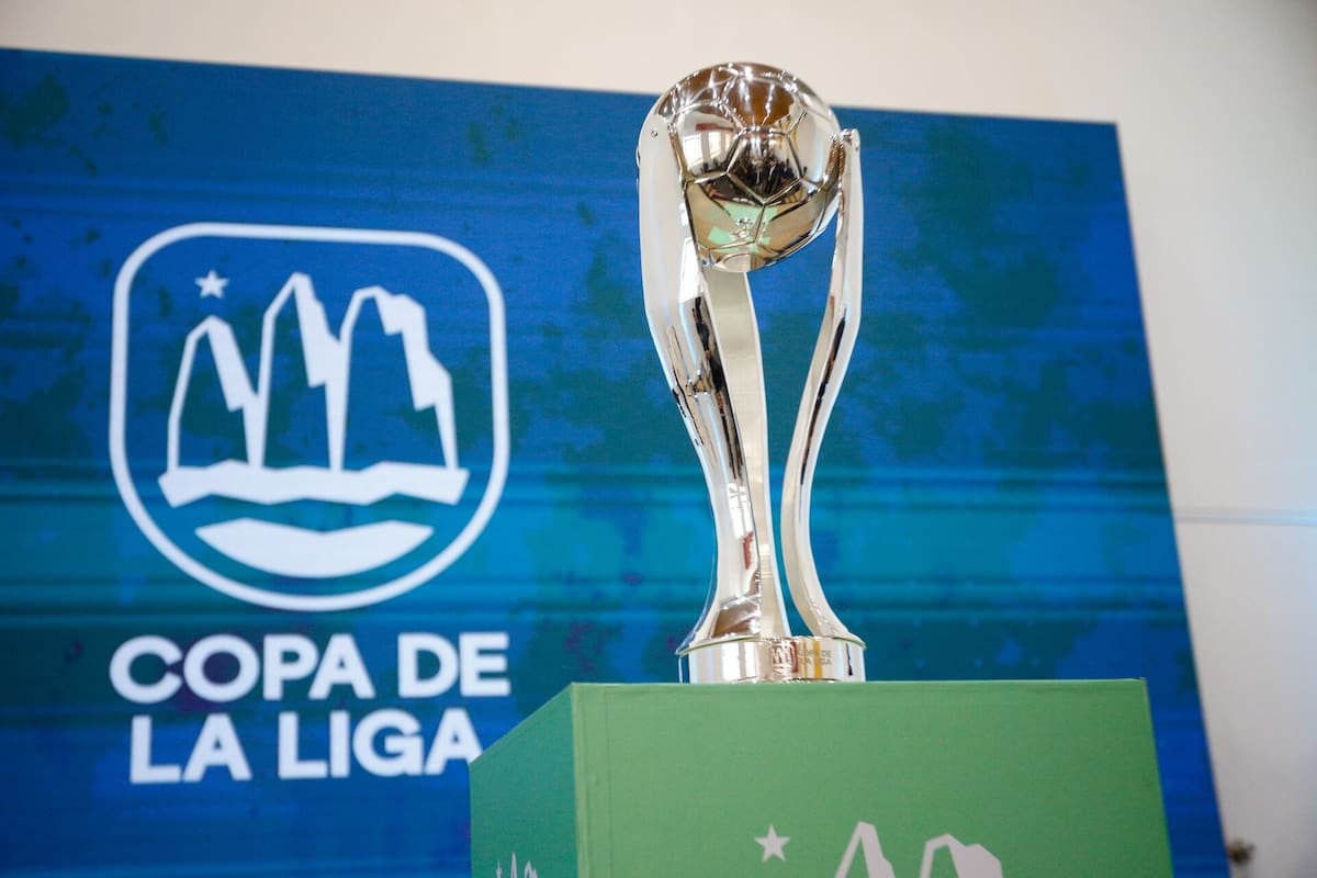 El trofeo del nuevo torneo chileno.