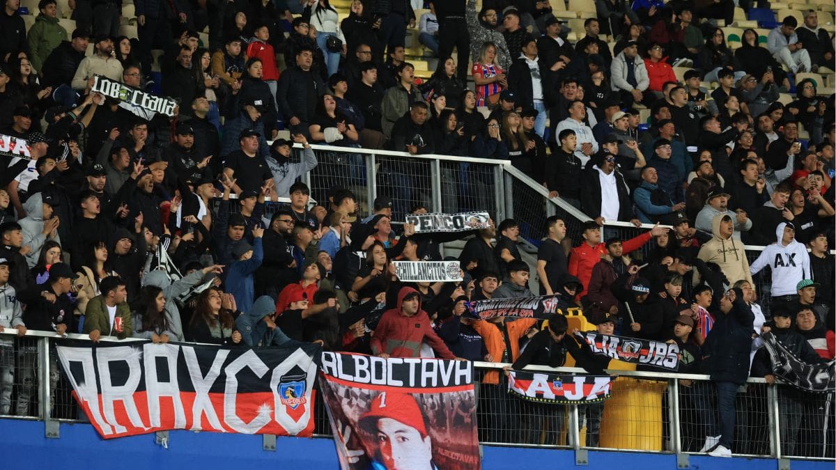 Aníbal Mosa se cuadra con hinchas de Colo Colo que se colaron al Ester Roa: “Se portaron bien”