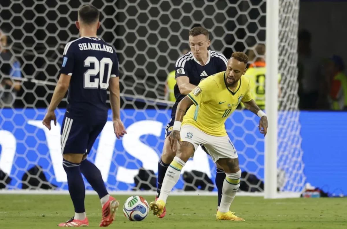Selección fue eliminada del Mundial 2026 y su DT renunció minutos después