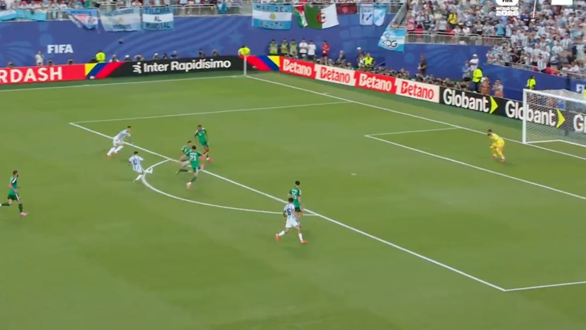 VIDEO | El golazo de Lionel Messi para adelantar a Argentina sobre Argelia en el Mundial