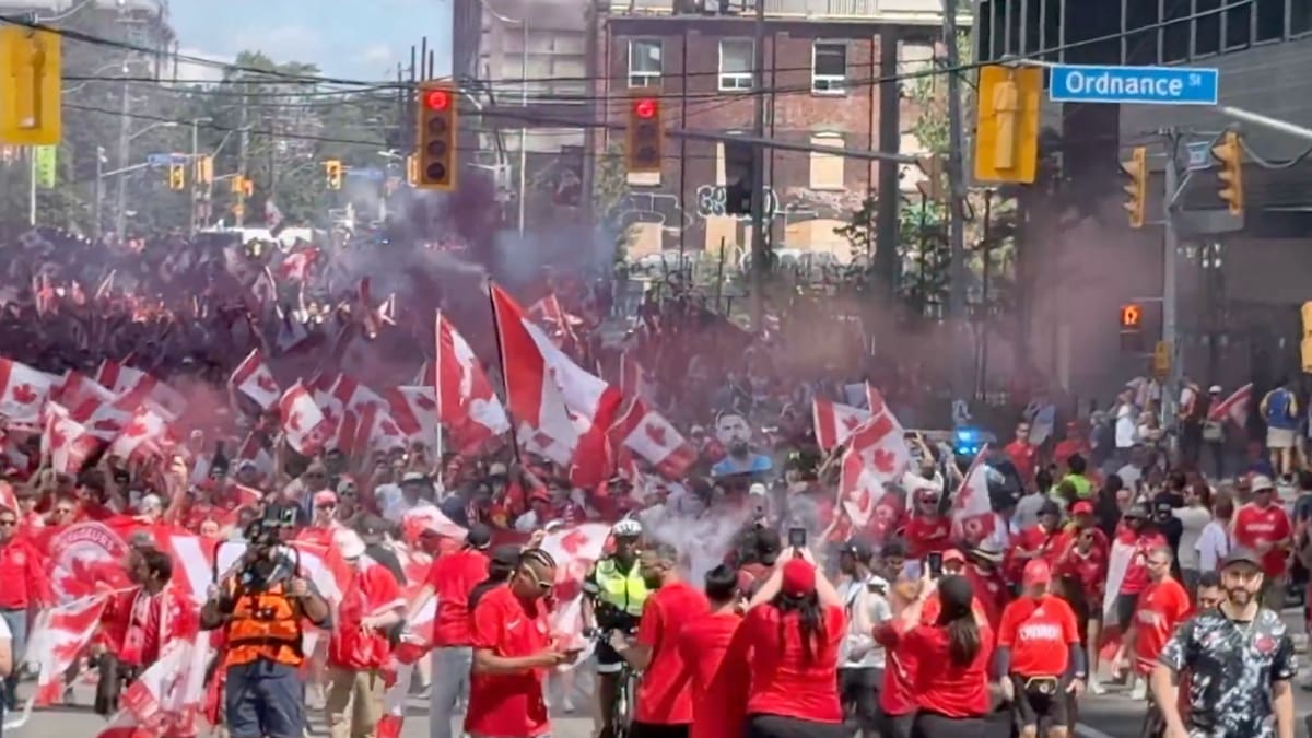 VIDEO | Locura total en Toronto: miles de canadienses se toman las calles antes del debut en el Mundial 2026