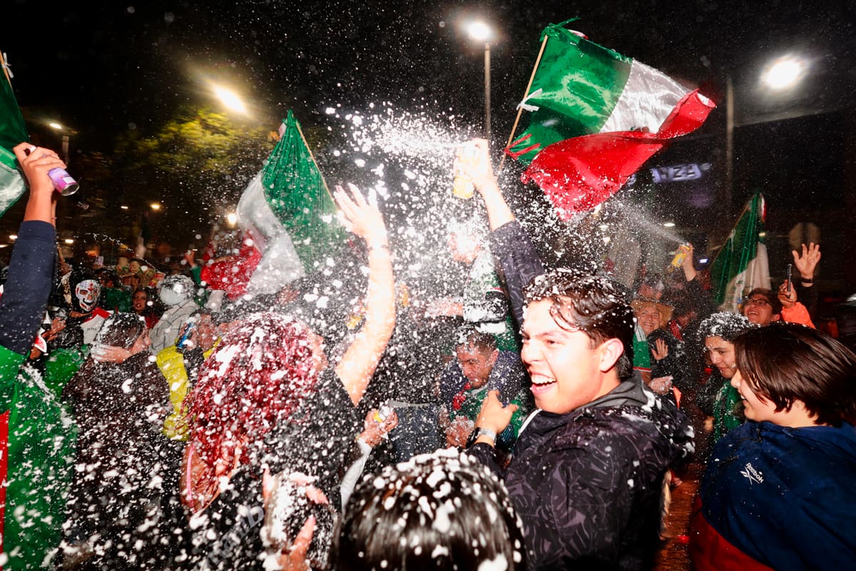 Inglaterra toma drástica medida para evitar la tradicional serenata de los hinchas mexicanos antes del Mundial 2026 . Foto: EFE