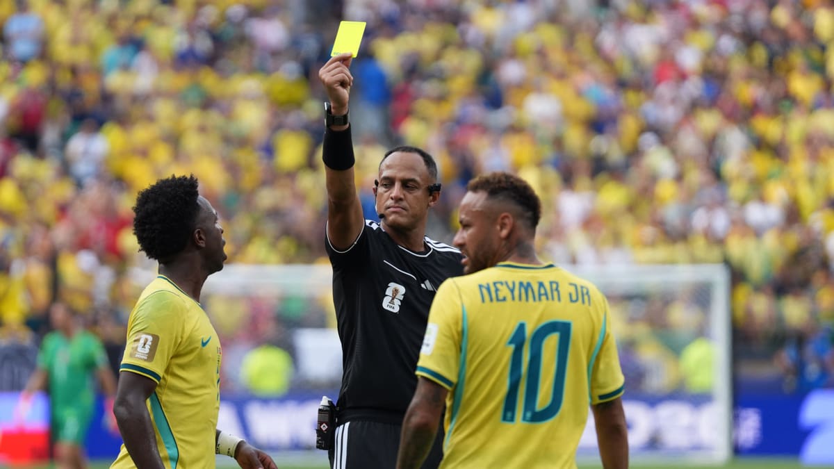 Uno de los peores del Mundial: el polémico árbitro elegido por la FIFA para el Inglaterra vs. Argentina