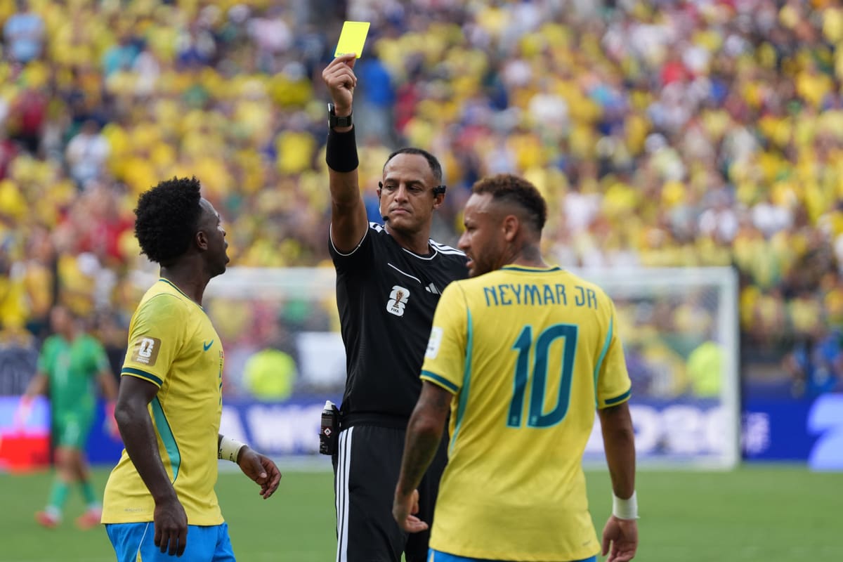 Uno de los peores del Mundial: el polémico árbitro elegido por la FIFA para el Inglaterra vs. Argentina. Foto: EFE
