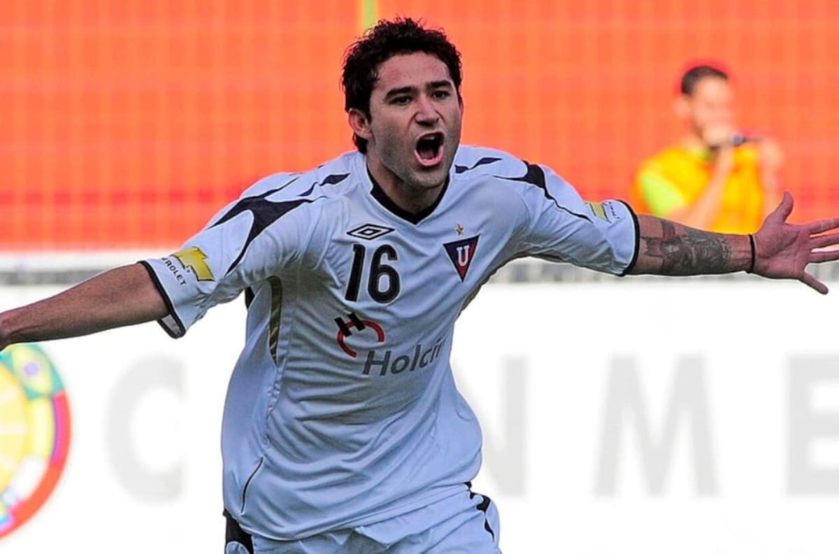 Claudio Bieler, ex Colo Colo fue un hincha más de la UC en Ecuador y le da a Barcelona: “Sigan hablando no más”