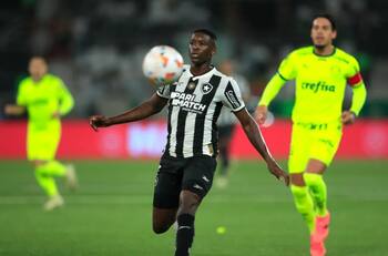 VIDEO | Incomprensible: Otro acto racista en la Copa Libertadores... ¡Y entre compatriotas!