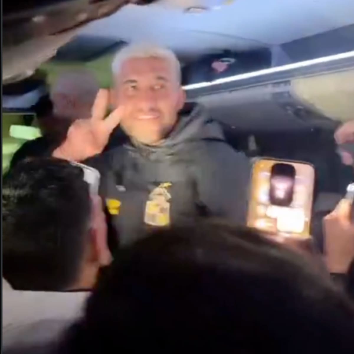 VIDEO | Diego Sánchez lideró los festejos: la disco improvisada que armaron los jugadores de Coquimbo en el bus