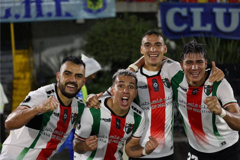 Palestino celebra luego de arrancarle un empate a Millonarios en Bogotá. Foto: CD Palestino.