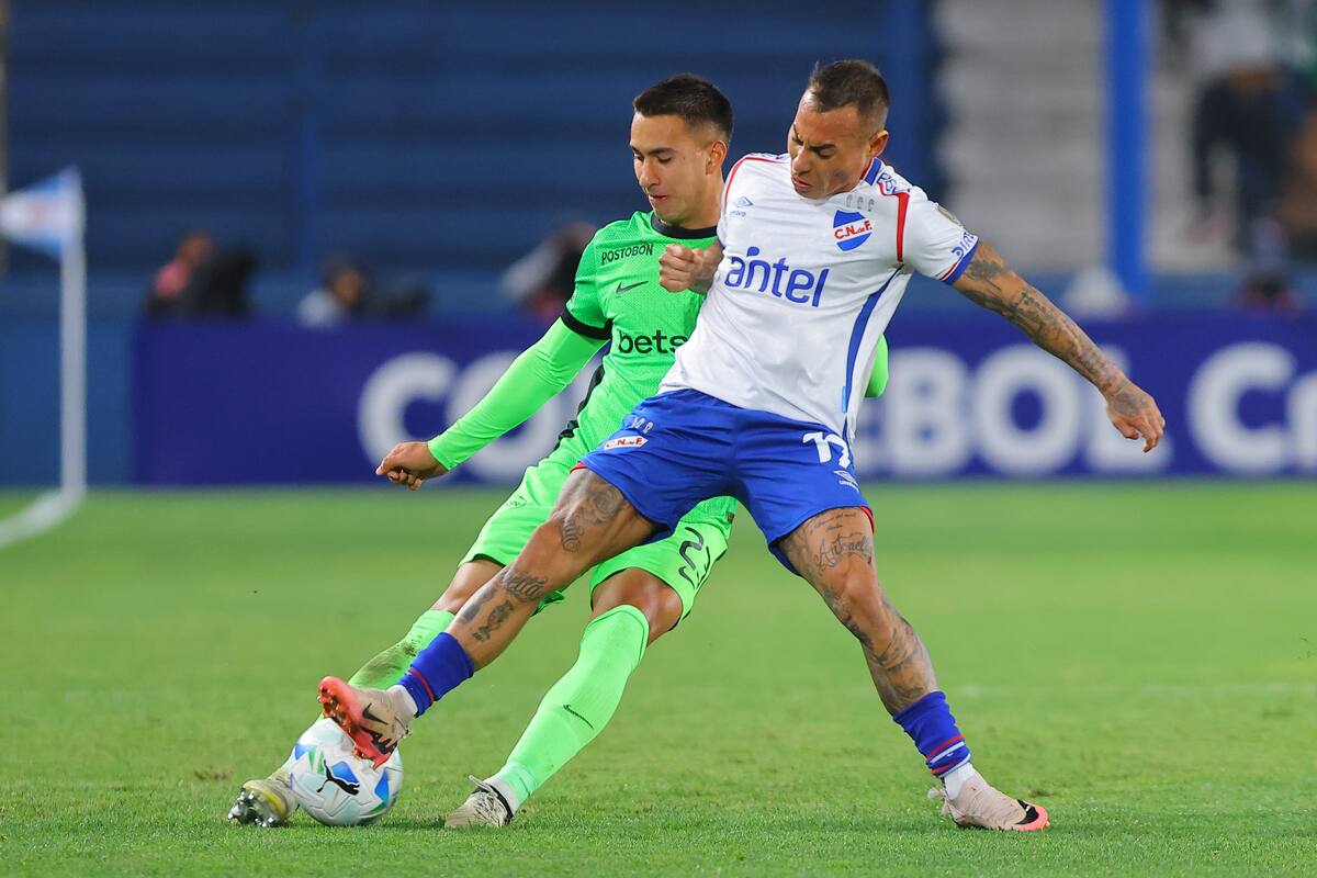 Eduardo Vargas en Nacional. Foto: EFE/Gaston Britos