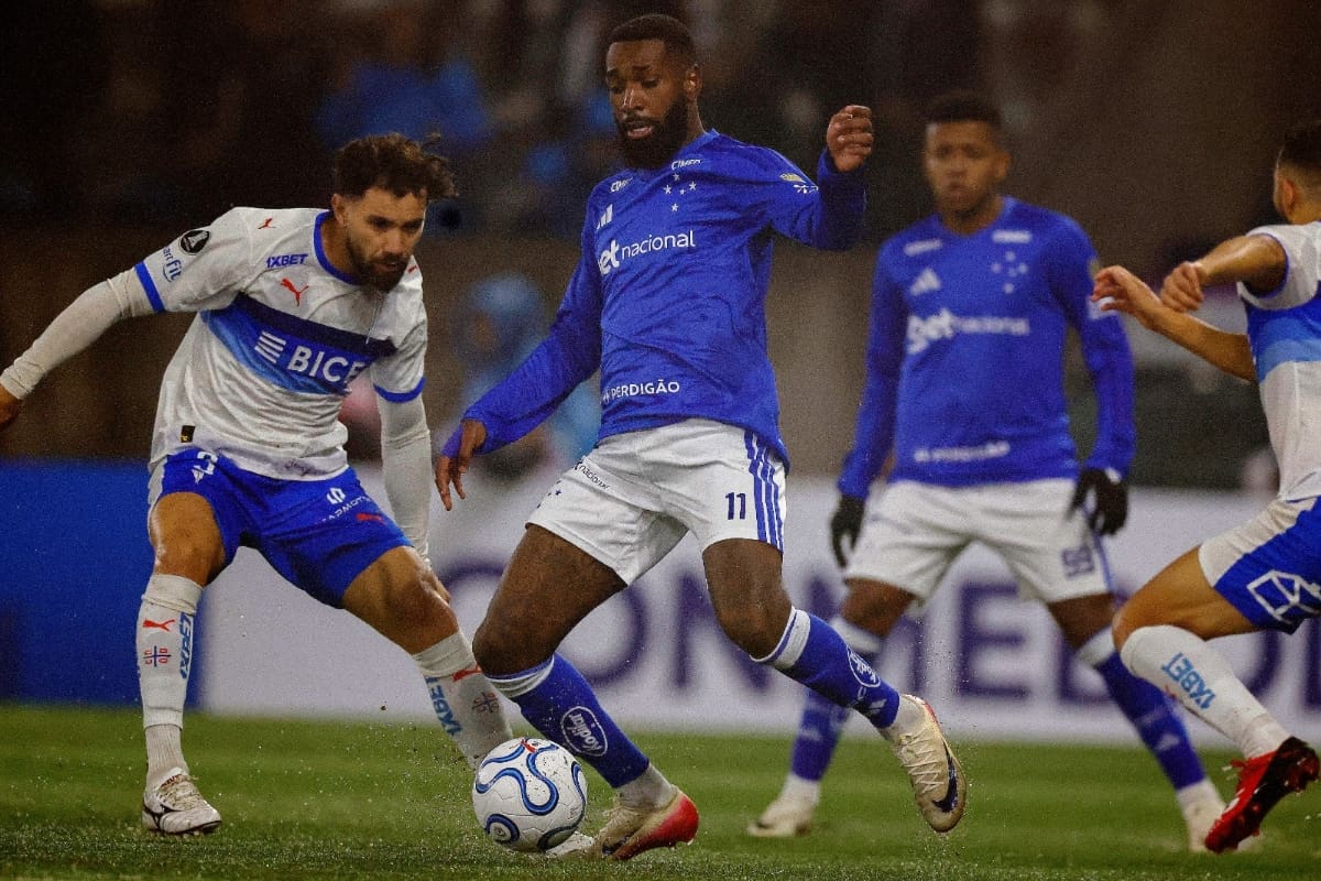 El motivo por el que hinchas de la UC y Cruzeiro estallaron en el duelo de Copa Libertadores: “Absurdo”. Foto: Felipe Escobedo - En Cancha.