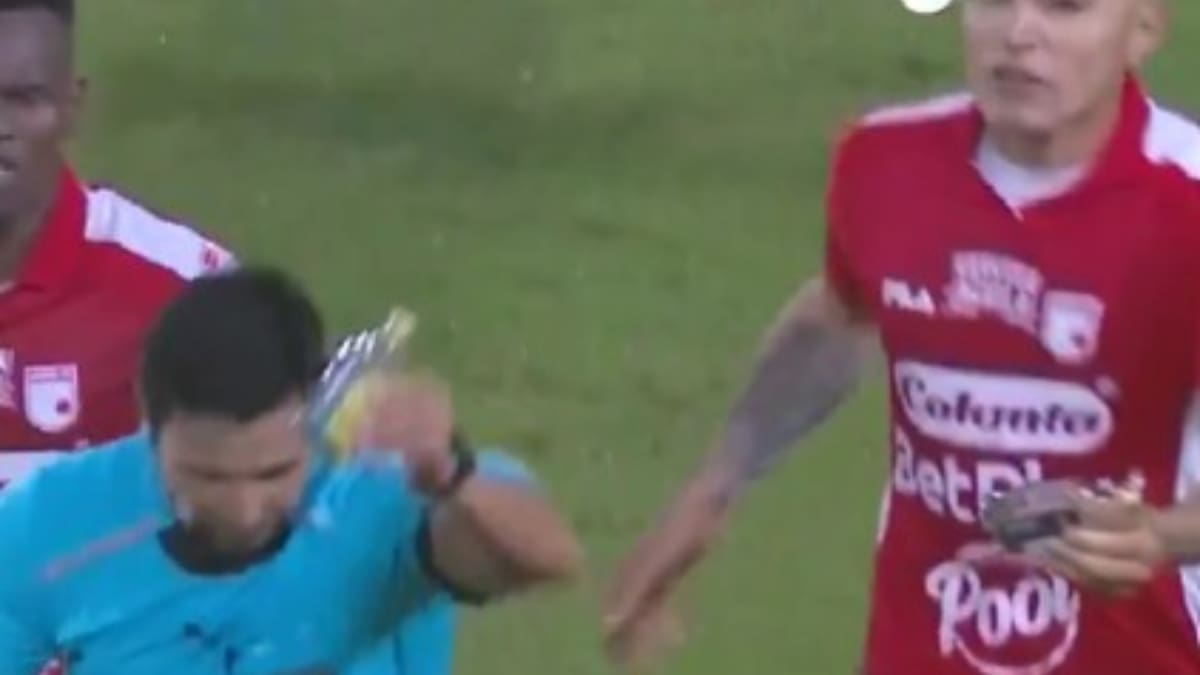 VIDEO | Insólito: Peñarol se despidió de la Libertadores sin ganar y los hinchas le tiraron petacas a los jugadores
