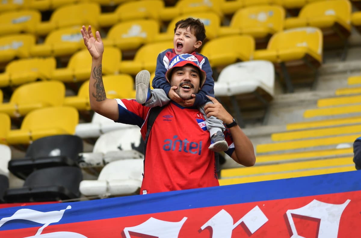 IMÁGENES | La numerosa barra que llevó Nacional de Uruguay a Coquimbo para Copa Libertadores