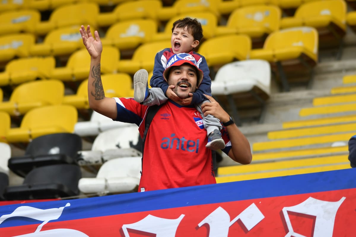 Hinchas de Nacional de Uruguay en Coquimbo. Agencia Aton