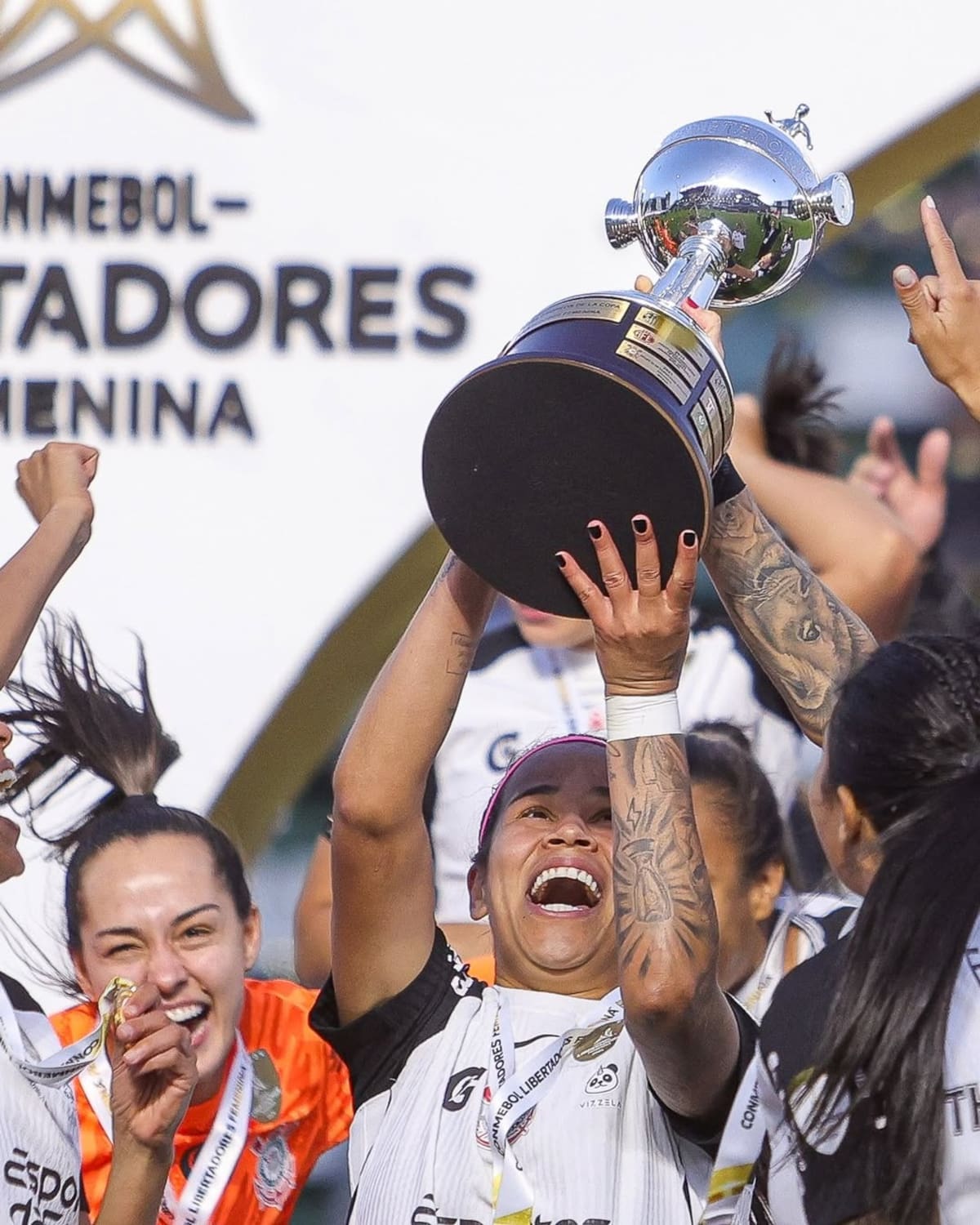 Corinthians se quedó con el título tras derrotar en penales a Deportivo Cali.