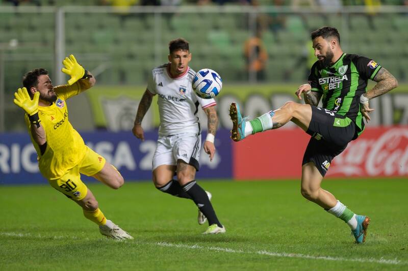 Colo Colo no pudo competir con América Mineiro en Brasil. (Foto: Agencia Aton)