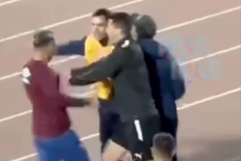 VIDEO | Casi se van a la manos: el momento exacto en que Toselli fue a encarar a Lautaro Acosta.