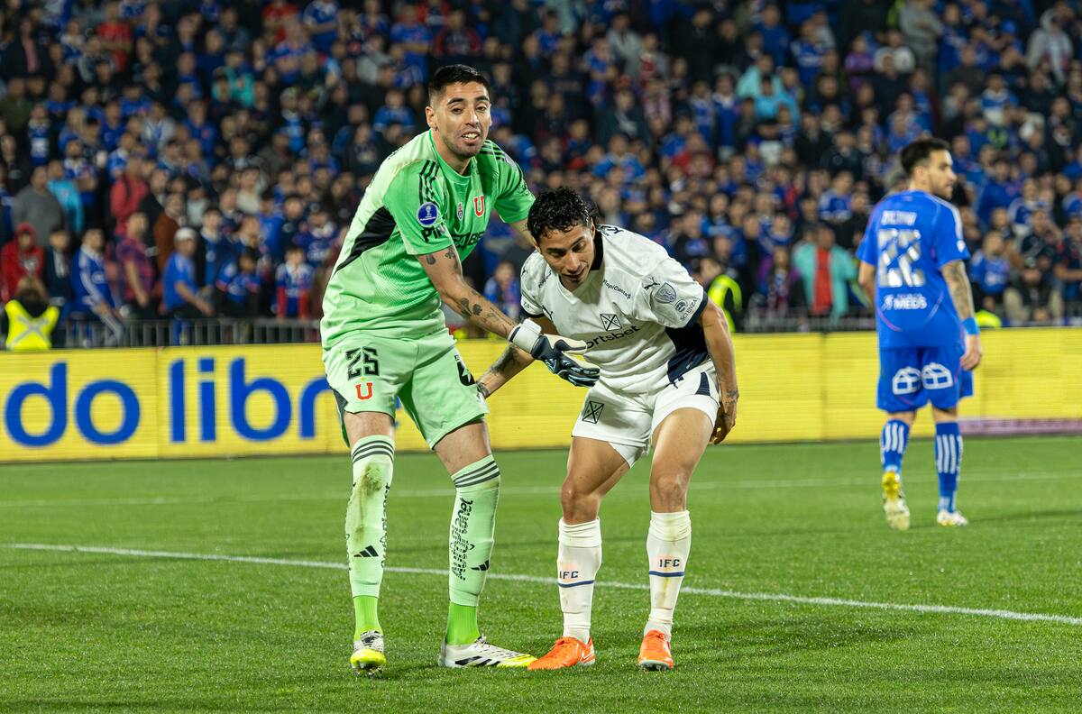 “Espero no pasen cositas raras”: Histórico de la U alerta por el arbitraje ante Independiente