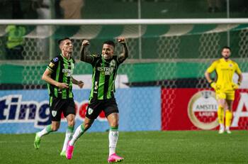 VIDEO | Los goles con que América-MG pasó por encima de Colo Colo y lo eliminó de Copa Sudamericana