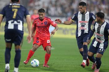 “Respeto para el público de mi país”: Periodista peruano estalla por el relato chileno de la U vs Alianza