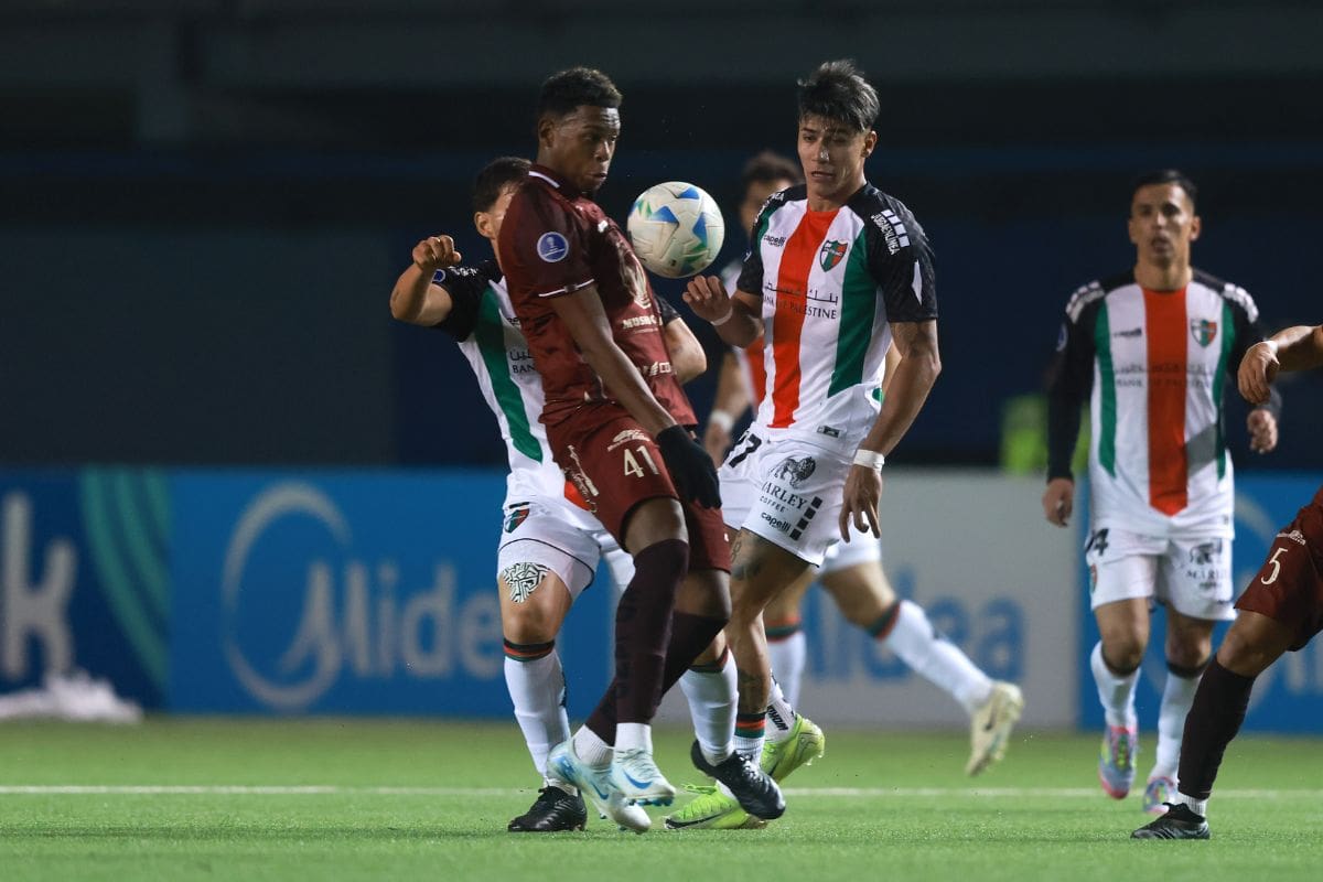 Palestino recibe a Mushuc Runa de Ecuador. Foto: Agencia Aton.