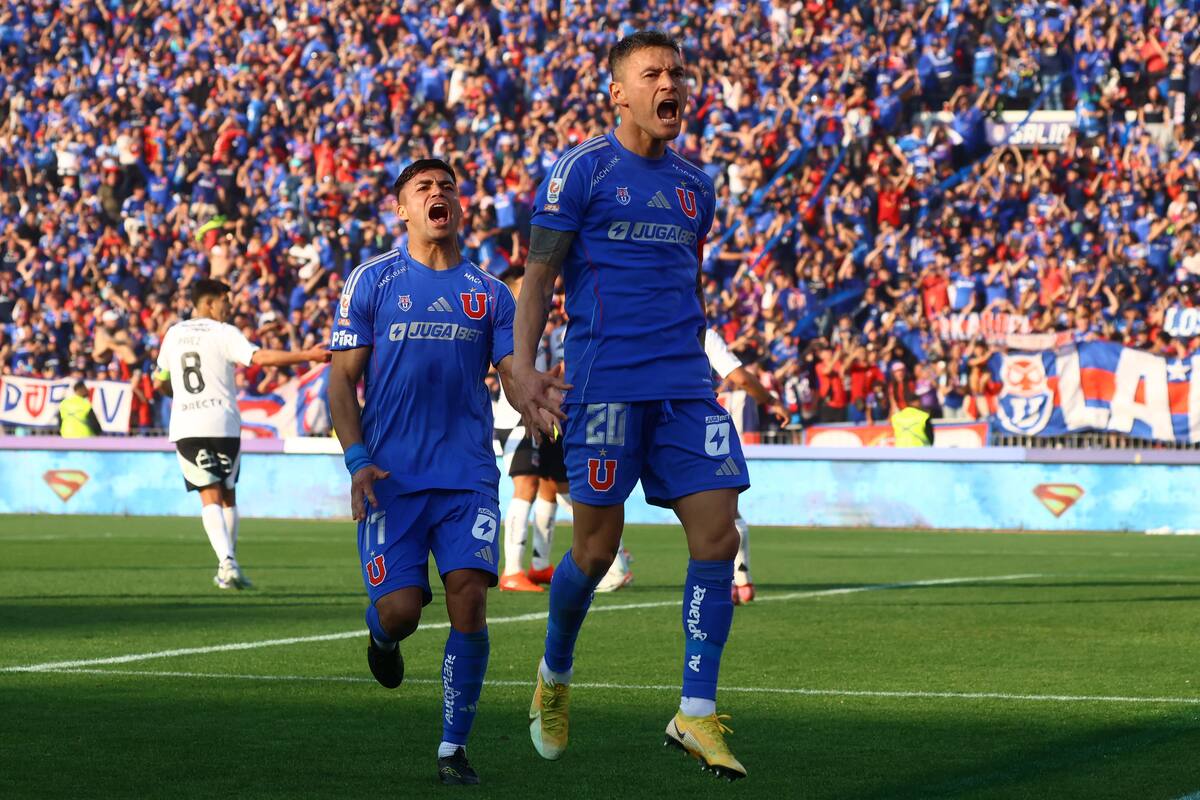 La U choca hoy ante Guaraní en el Estadio Nacional. Foto: Agencia Aton.