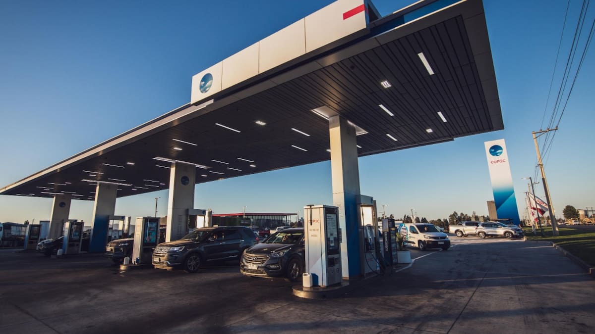 Copec amplía el ahorro a todo Chile: este miércoles ofrecerá $100 de descuento por litro de combustible en todas sus estaciones