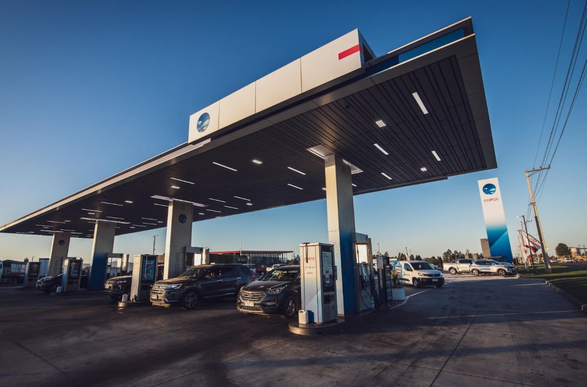 Copec amplía el ahorro a todo Chile: este miércoles ofrecerá $100 de descuento por litro de combustible en todas sus estaciones