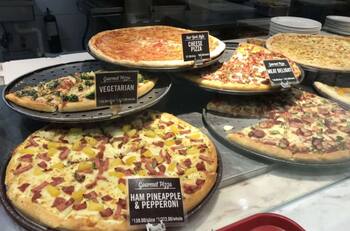 Copec trae a Chile tradicional cadena de pizzas con casi 80 años de historia: abrirá locales en la RM