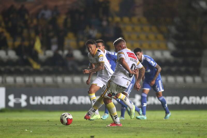 Coquimbo Unido recibirá a la Universidad de Chile sin público de los azules.
Hernan Contreras/Photosport