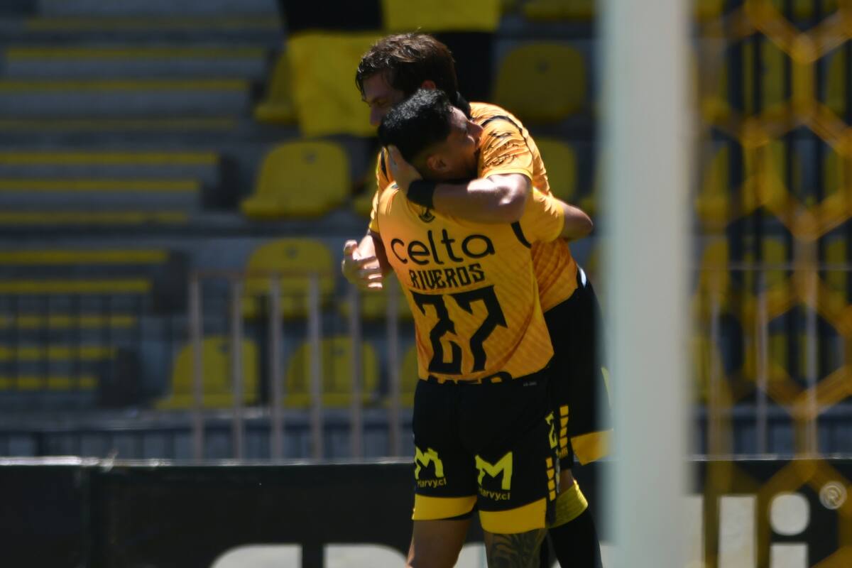 . Los Piratas vencieron a Palestino. Foto: Agencia Aton.