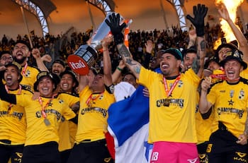 Esteban González y el plantel de Coquimbo Unido recibieron histórico reconocimiento por parte del municipio