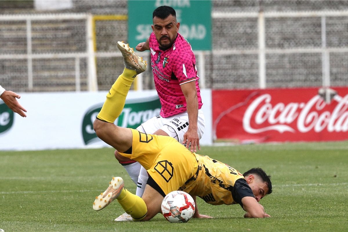 volvió a caer en el Campeonato Nacional de Primera División. ya van 11 partidos sin sumar de a tres, desde el sábado 20 de julio pasado. Foto: Agencia Aton.