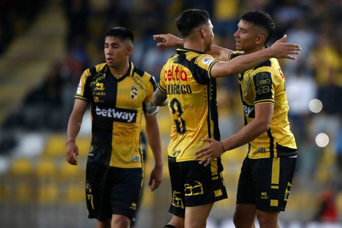 Coquimbo Unido sufrió una invasión en su entrenamiento. Foto: Aton.