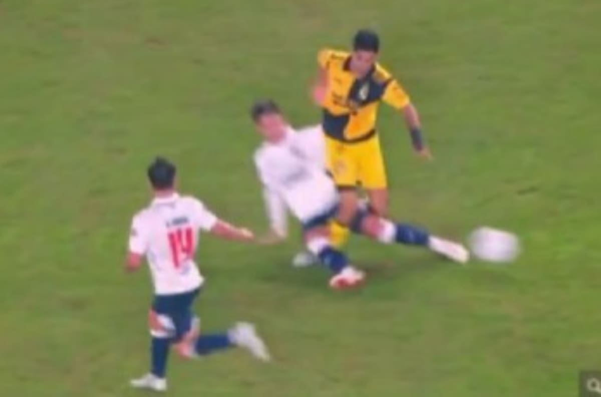 VIDEO | Criminal: la feroz patada que recibió Francisco Salinas en el partido de Coquimbo ante Nacional