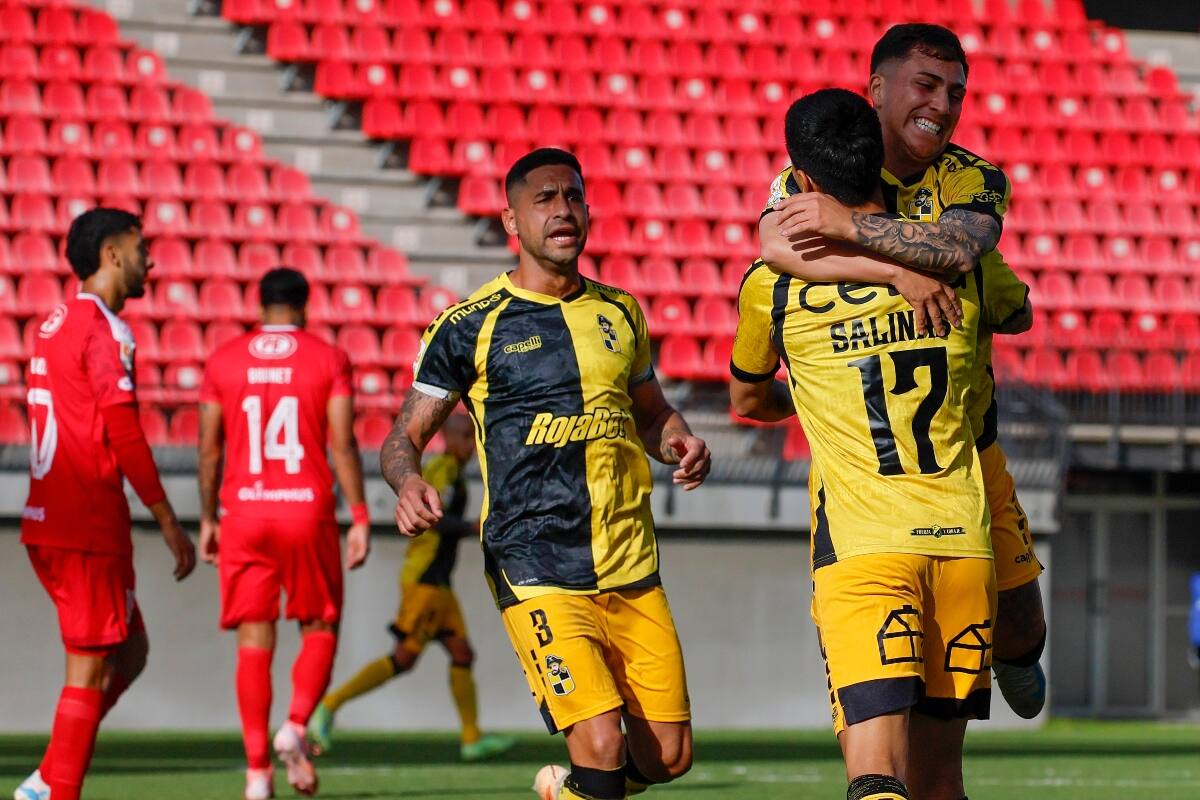 goleó hoy a Unión La Calera por Copa Chile. Foto: Agencia Aton.