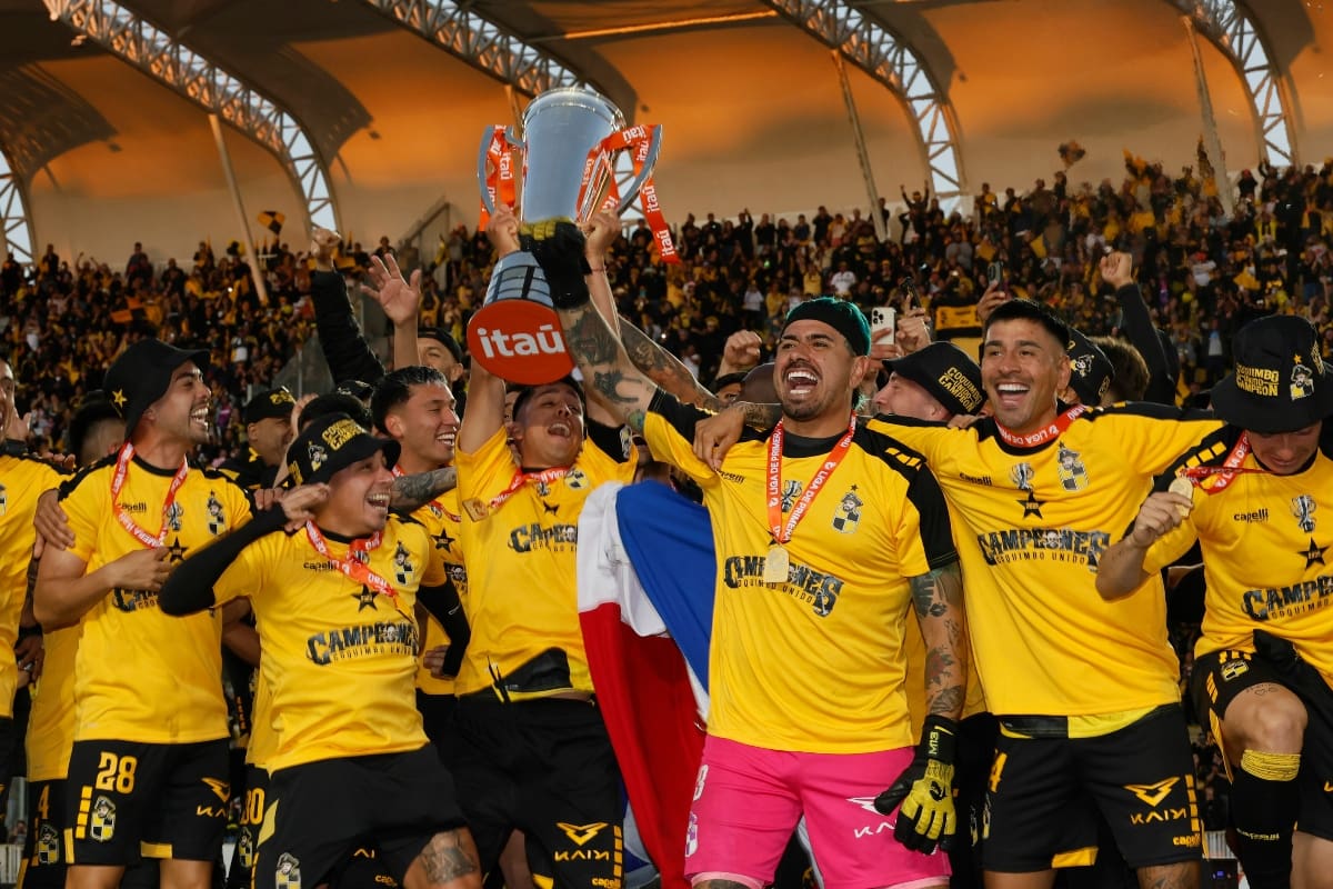 Ronald fuentes analizó al campeón del fútbol chileno. Foto: Agencia Aton.