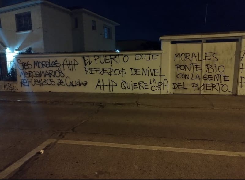 Barristas de Coquimbo apretaron a la dirigencia por la falta de refuerzos.