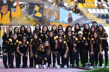 “Las muchachas ya se pueden dedicar 100% a esto, antes tenían que estudiar, trabajar y después venir a entrenar”