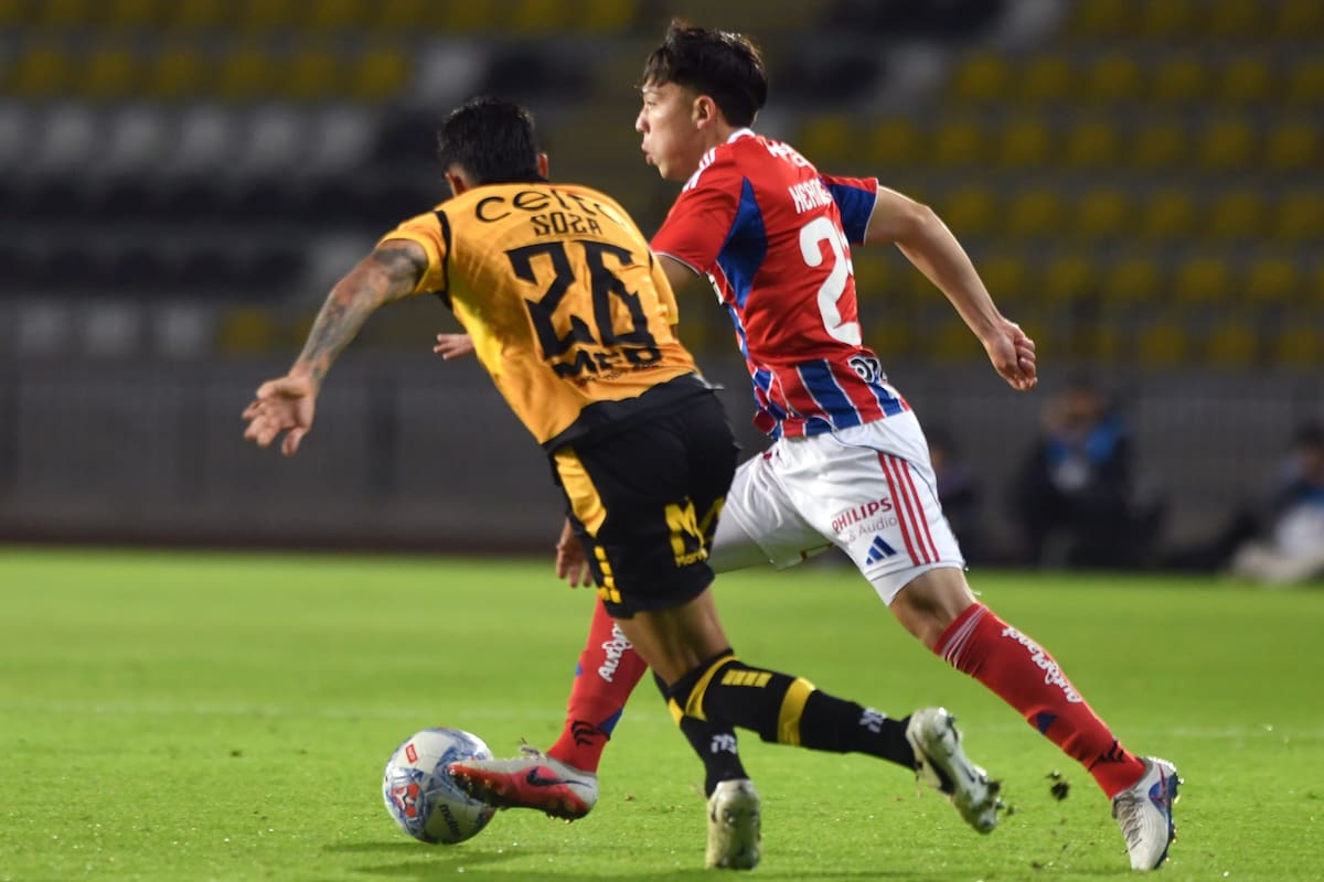 Se enfrentan por Copa de la Liga.