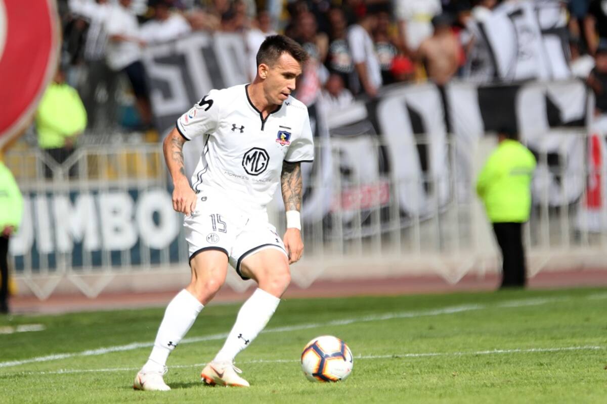 Futbol, Coquimbo Unido vs Colo Colo
Sptima fecha, campeonato nacional 2019
El jugador de Colo Colo Pablo Mouche controla el balon durante el partido de primera division contra Coquimbo Unido disputado en el estadio Francisco Sanchez Rumoroso de Coquimbo, Chile.
06/04/2019
Hernan Contreras/Photosport
Football, Coquimbo Unido vs Colo Colo
Seventh date, 2019 National Championship
Cool Colo's player Pablo Mouche controls the ball during the first division match against Coquimbo Unido held at the Francisco Sanchez Rumoroso stadium of Coquimbo, Chile.
06/04/2019
Hernan Contreras/Photosport