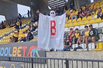 VIDEO | La cruel burla de los hinchas de Coquimbo Unido a Deportes La Serena en medio del Clásico