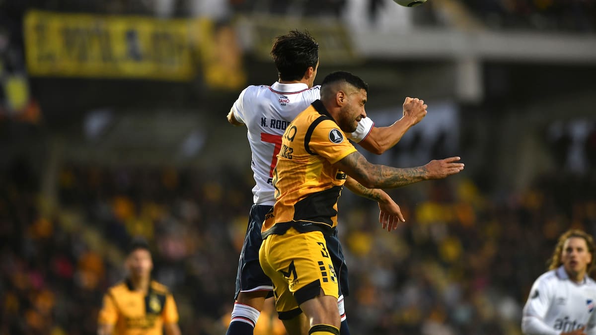 Coquimbo Unido igualó en los descuentos ante Nacional en su regreso a la Copa Libertadores