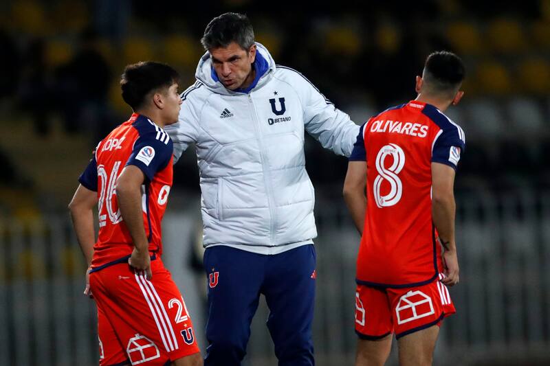 El exentrenador de Universidad de Chile junto a Cristián Pardo.