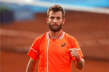 VIDEO | Se pasó: Moutet gana uno de los puntos del año en Roland Garros