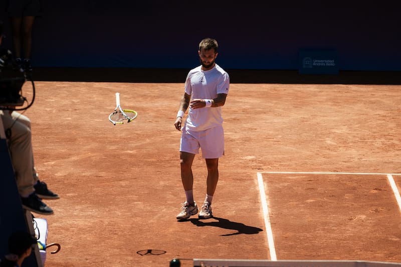 El francés rompió una raqueta en su debut en el Chile Open 2025.