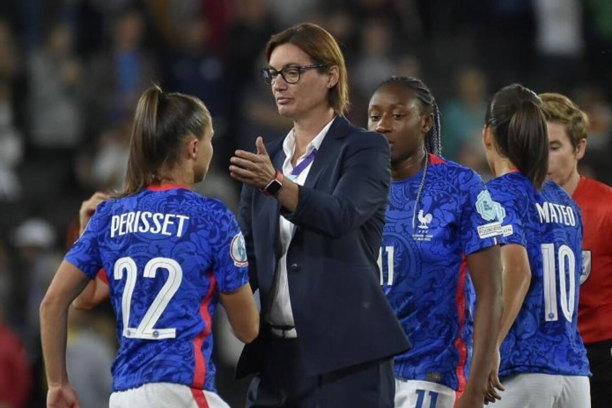 La entrenadora Corinne Diacre debutó al mando de la Selección de Francia en un amistoso ante La Roja Femenina.