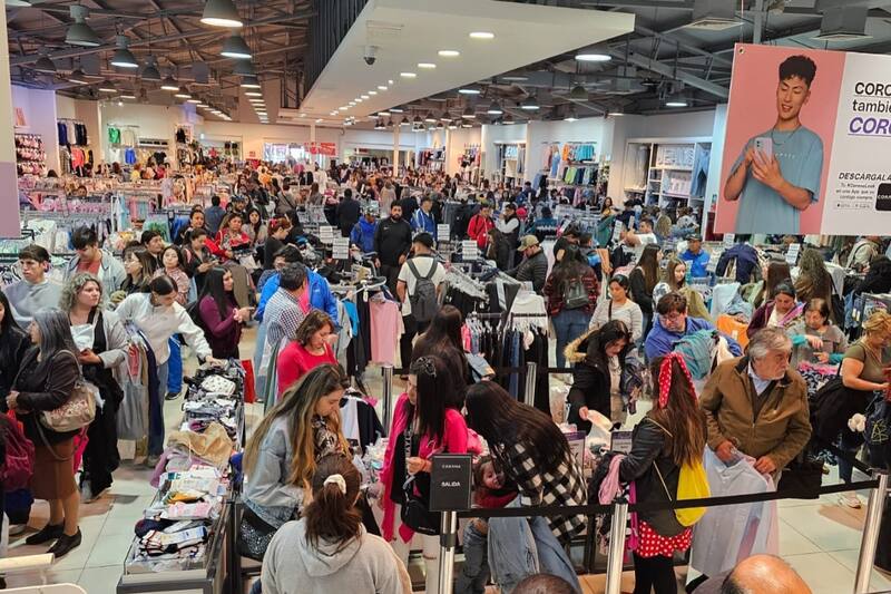 La tienda Corona ha lanzado varias ofertas este mes para que los clientes obtengan los mejores regalos para esta Navidad.