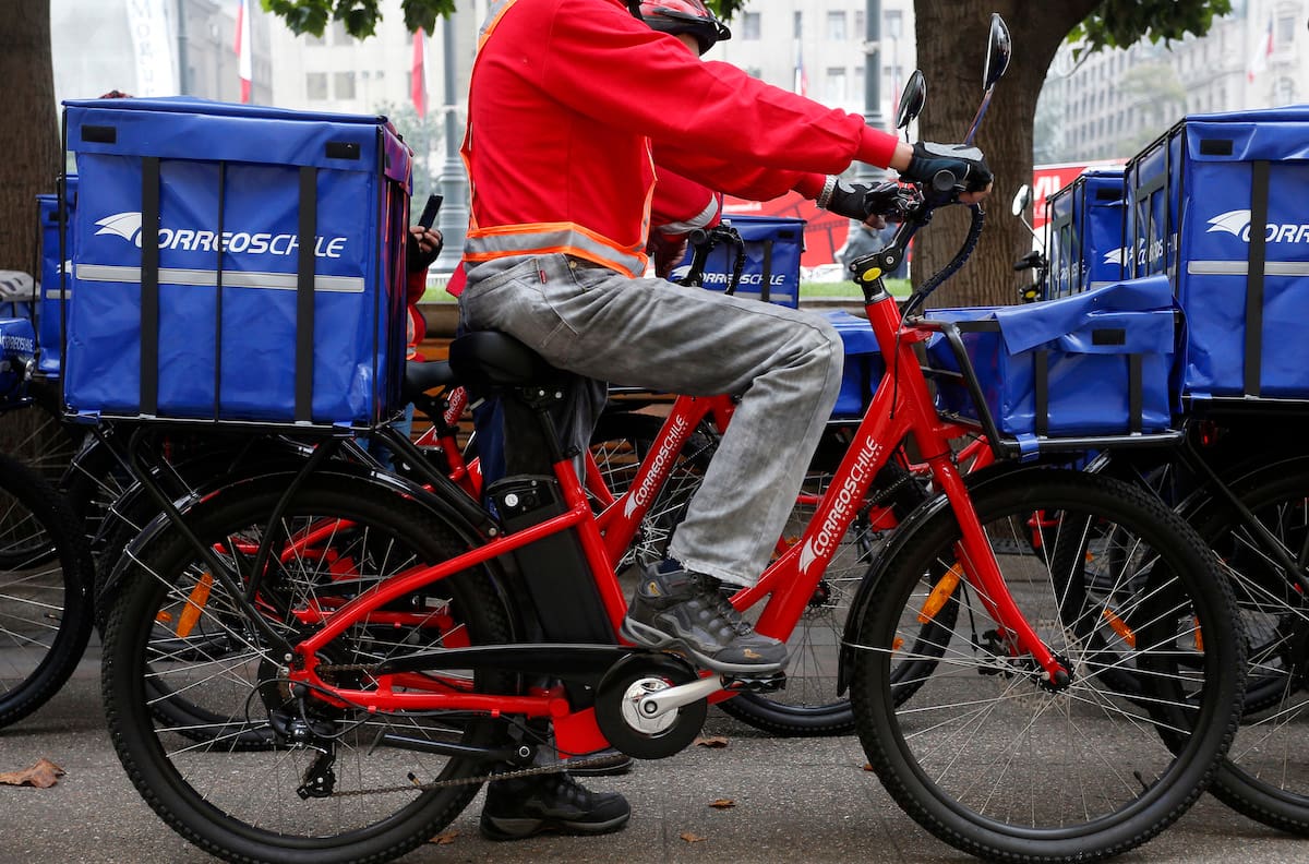 Sin experiencia previa: Correos de Chile publica ofertas laborales con sueldos desde $544.000