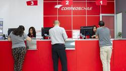 La severa crisis económica que tiene en jaque a Correos de Chile