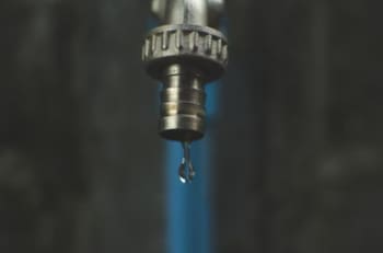 Aguas Andinas anuncia cortes de agua para cuatro comunas de la Región Metropolitana este 18 de noviembre